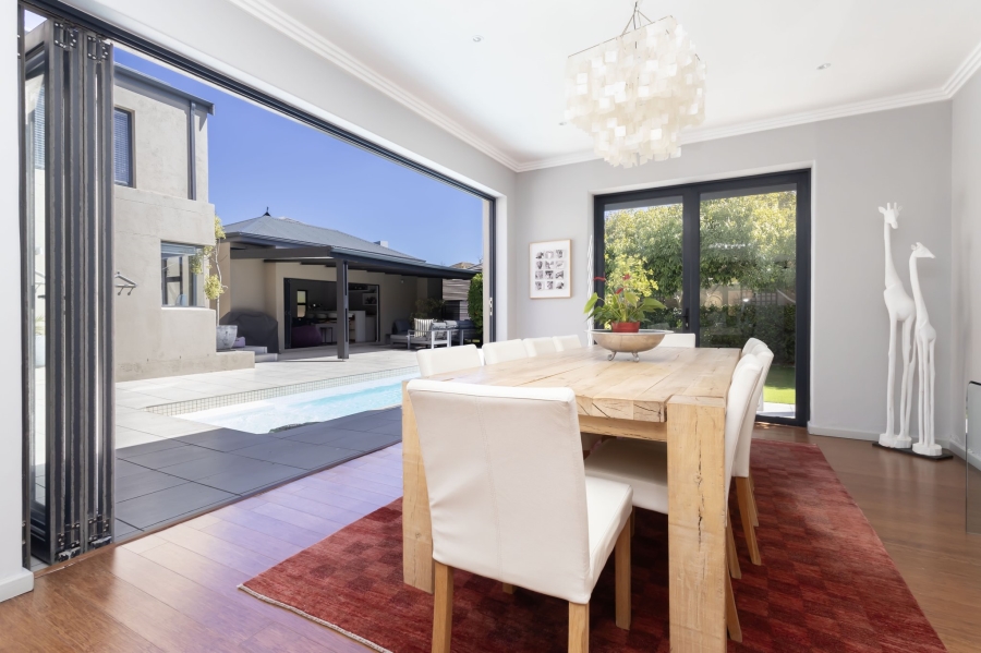 To Let 4 Bedroom Property for Rent in Big Bay Western Cape